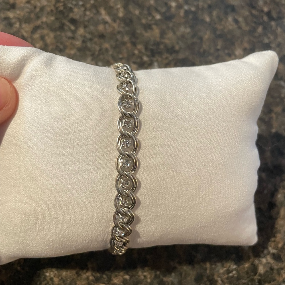 Elegant Silver Chain Bracelet